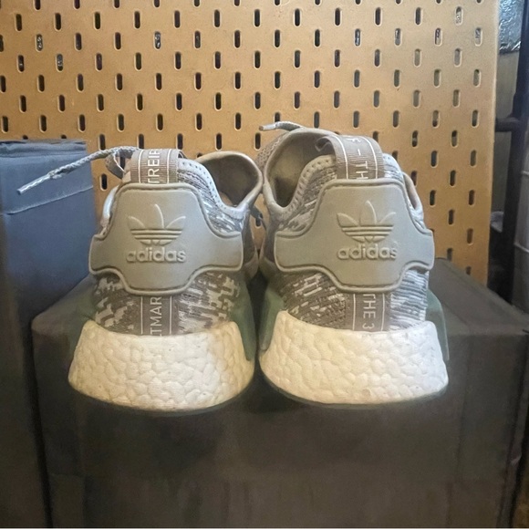 Men’s 9 1/2 Adidas sesame - Picture 5 of 8